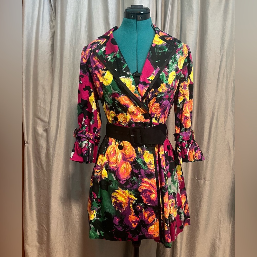 Floral trench coat size M NWOT